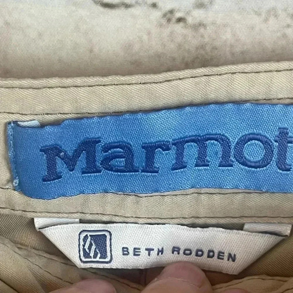 Marmot Beth Rodden Women's Sz 8 Capri Pants Hiking Khaki Polyester Nylon Outdoor - Picture 2 of 8